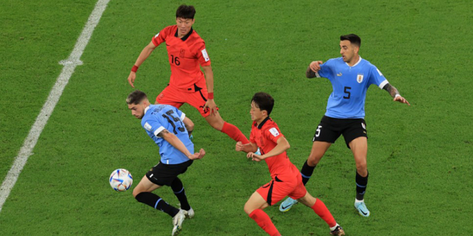 한국, 카타르 월드컵 첫 경기 우루과이와 0-0 무승부… 손흥민 풀타임 투혼