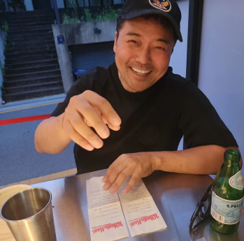 전현무, 식당에서 ‘냅킨 편지’에 눈물... “언제가 가장 행복하냐면”
