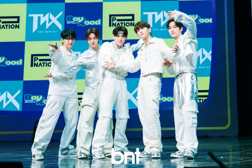 [bnt포토] 더뉴식스 '세기말 느낌 물씬'