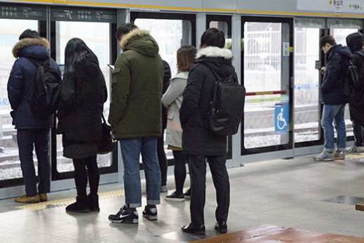 내일(5일)부터 철도·교통공사 무기한 총파업...  서울시 “출퇴근 집중배차시간 연장”