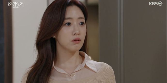 ‘여왕의 집’ 함은정, 박윤재x이가령 불륜 현장 목격
