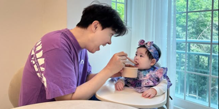 박수홍, 보라 공주 딸 재이와 행복한 성장 일기...“벌써 중기 이유식 시작”