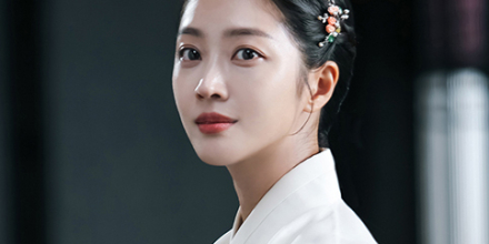 ‘탄금’ 조보아, 압도적인 눈부신 한복 자태 공개