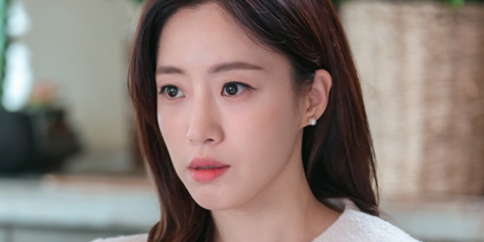 ‘여왕의 집’ 함은정x이가령, 어색한 만남