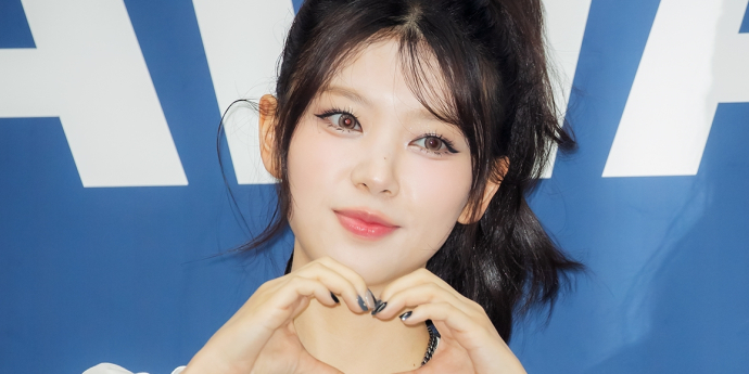 아일릿 모카, 손가락 부상 “보호대 착용→안무 제한”
