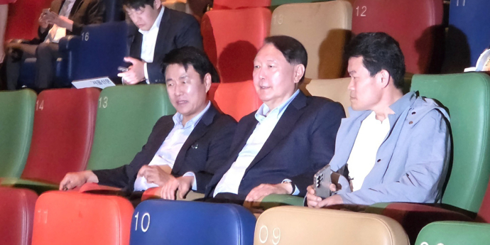 ‘부정선거’ 개봉일 尹 관람 나서며 화제